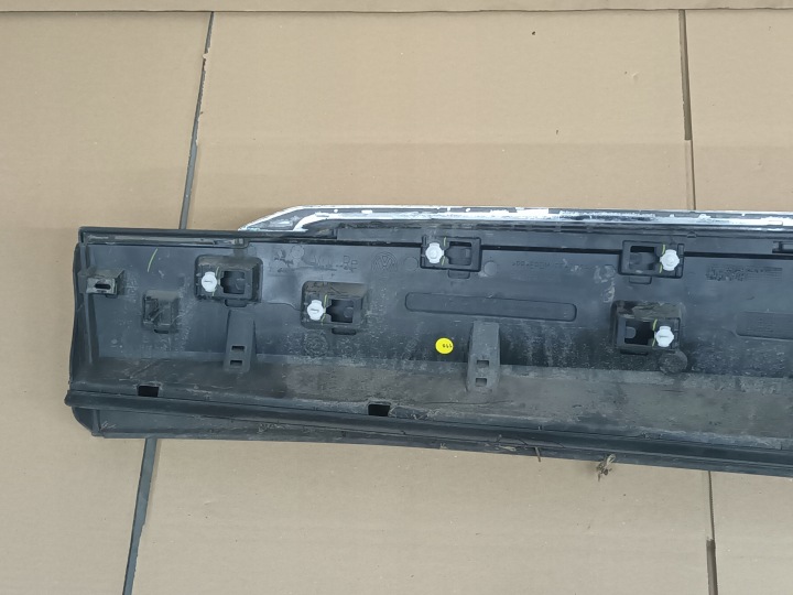 MOULURE PORTES DROITE AVANT VW TIGUAN II AVANT DROIT 5NA R-LINE