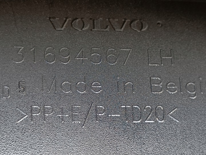 VOLVO XC90 R-DESIGN 21- LIFT MOULURE PARE-CHOCS GAUCHE AVANT 31694567