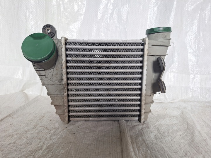 VW GOLF IV BORA LEON 1.9 TDI RADIATEUR ÉCHANGEUR AIR-AIR AIR 1J0145805