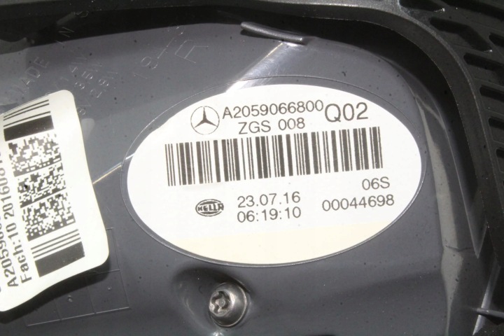 DROITE PHARE COUVERCLES DE COFFRE COUVERCLES DE COFFRE MERCEDES-BENZ C COUPÉ (C205) A2059066800 2.1L