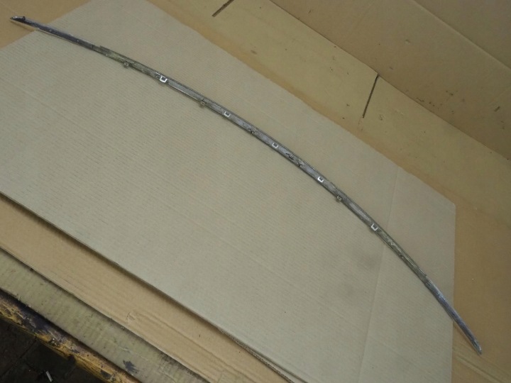 MOULURE COUVERCLES DE COFFRE ARRIÈRE MERCEDES W221 SEDAN/LIMUZYNA 2217580181