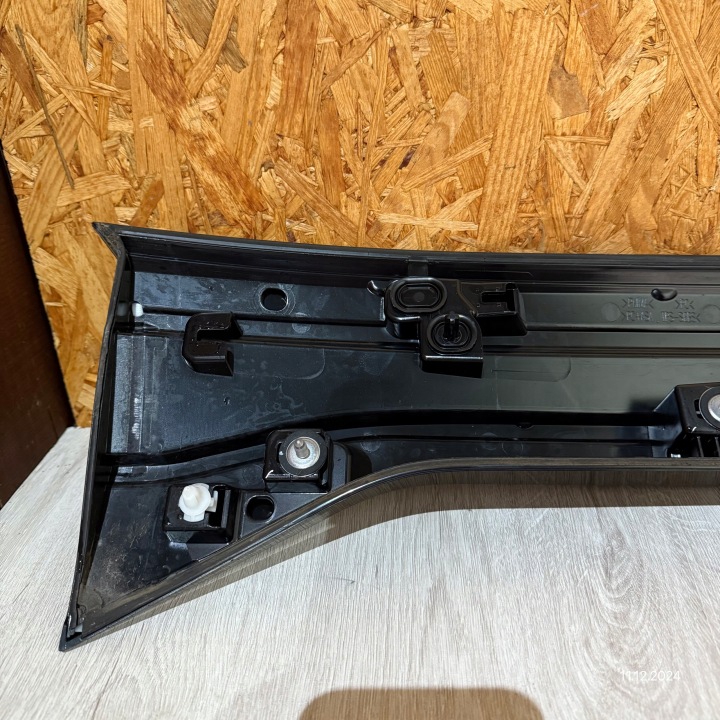 PHARE ARRIÈRE CACHE COUVERCLES DE COFFRE VW VOLKSWAGEN T-CROSS 2GM827577