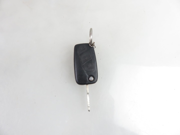 CONTACTEUR D'ALLUMAGE CONTRÔLEUR FIAT GRANDE PUNTO 1.3 D 51749998 51786121