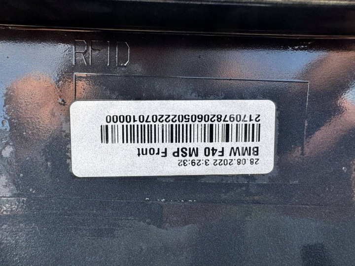 BMW 1 F40 2021 PARE-CHOCS AVANT EN BON ÉTAT