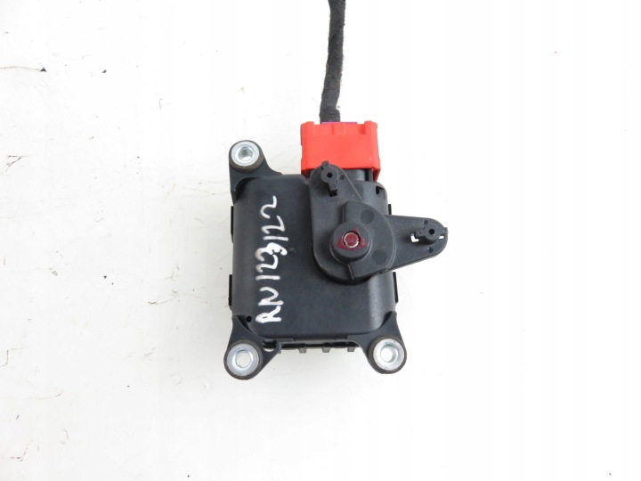PETIT MOTEUR BOUCHONS CONDUIT D'AIR SKODA SUPERB I 8D1820511F
