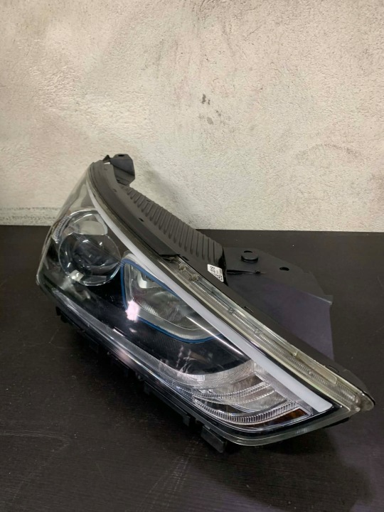 PHARE DROITE HYUNDAI IONIQ XÉNON LED EN BON ÉTAT J01R HYUNDAI