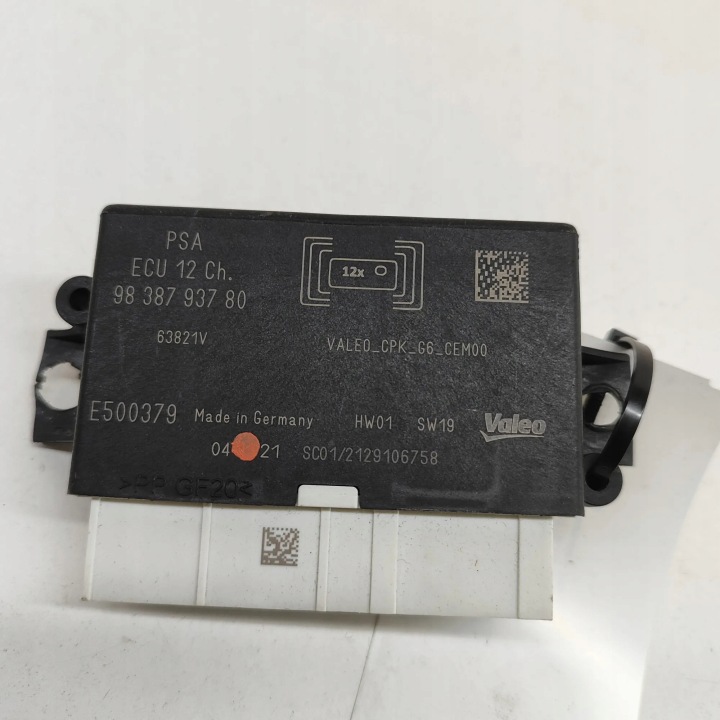 MODULE PDC PEUGEOT 2008 II E500379 28137206 100KW 2021