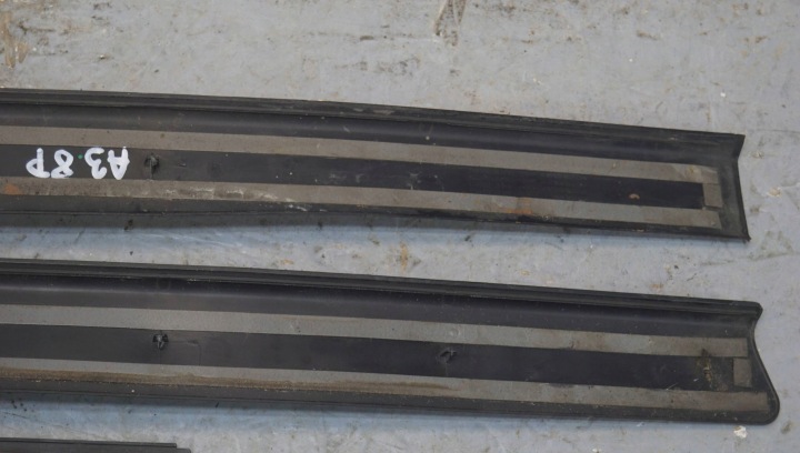 BAGUETTES REVÊTEMENTS SEUIL AUDI A3 8P 5D S-LINE 8P4853558E ENSEMBLE (P48)