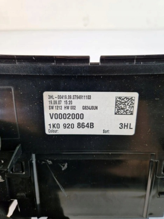 COMPTEUR VW GOLF V VARIANT (1K5) 1K0920864B 1.9L GASOLINE 90KW 2007