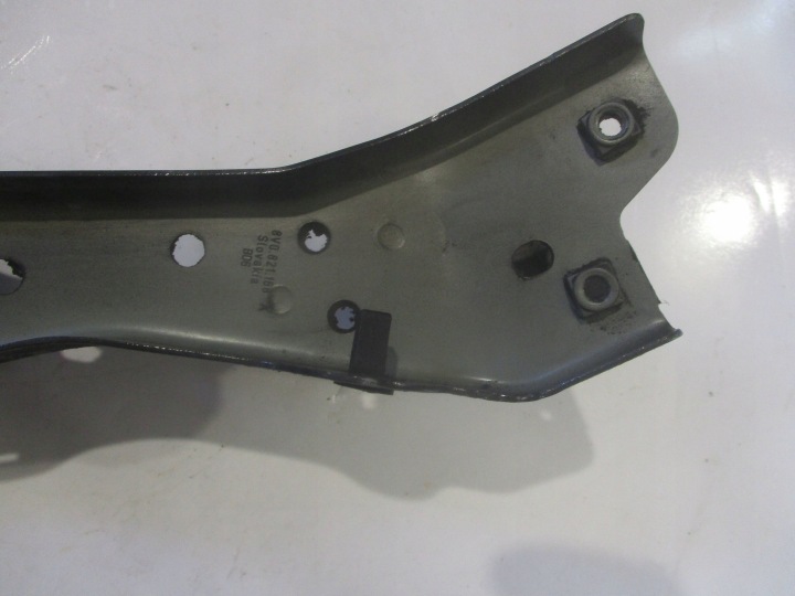 SUPPORT FIXATION GARDE-BOUE DROIT AVANT AUDI A3 8V 8V0821136A 8V0821168A
