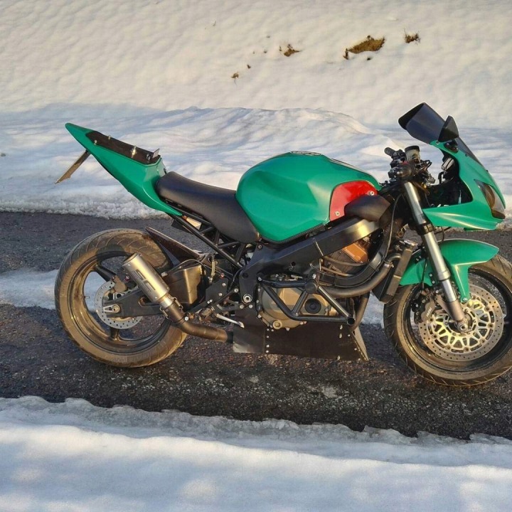 YAMAHA MT-07 KLATKA STUNT, ARCEAU LEÇON DE CONDUITE