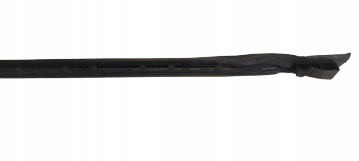 BMW1 F40 MOULURE VITRES GAUCHE AVANT 7453949