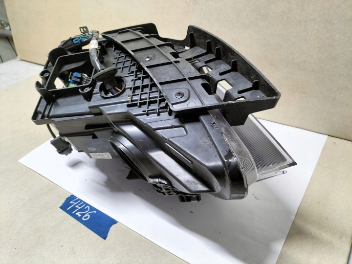 OPEL MOCCA XÉNON PROJECTEUR DROIT GM95386945 (SZCZECIN-GORZOW- POZNAŃ 4426