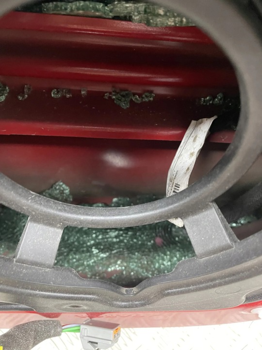 VOLVO V60 GAUCHE ARRIÈRE PORTES 2018 32228972