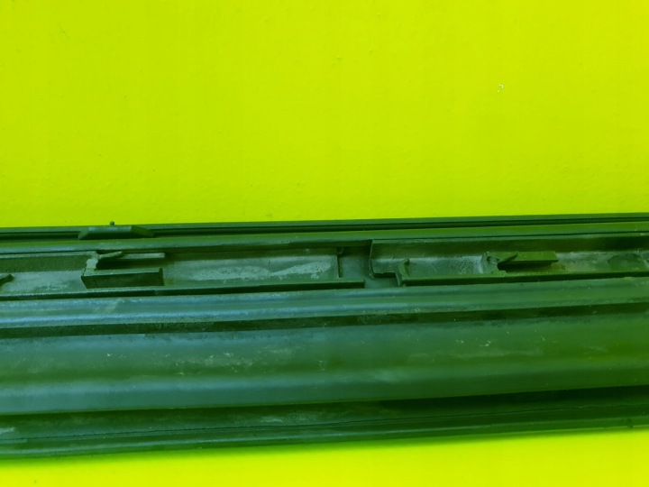 MOULURE PORTES GAUCHE AVANT INFÉRIEURE S-LINE AUDI A4 B7 LY9B 8E0853959C