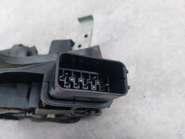 SERRURE DE PORTE GAUCHE AVANT FORD MONDEO MK4 6M2A-R21813-EC