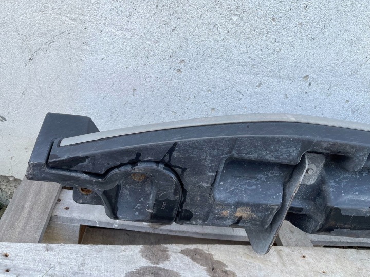 P8 GMC YUKON XL DENALI IV 2015 GAUCHE SEUIL MOULURE DEGRÉ CHROME 22813712