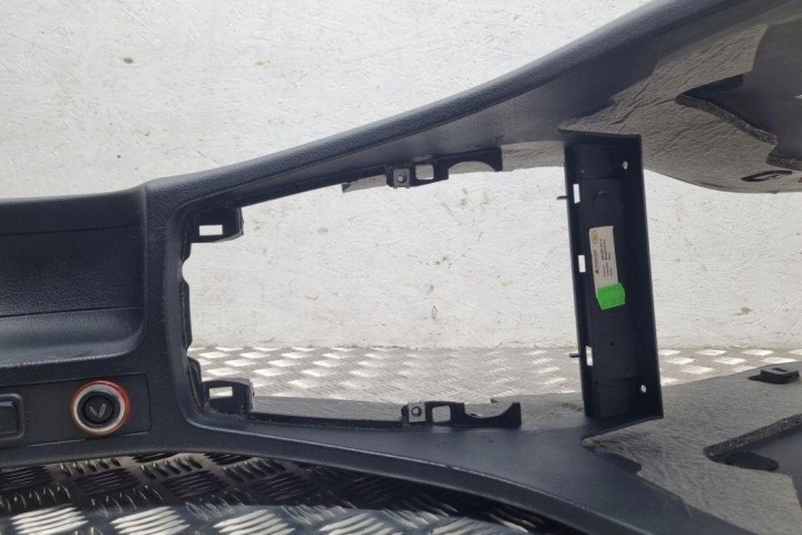 CONSOLE COCKPIT SEAT EXEO (3R2) 3R0863241A 2.0L GASOLINE 147KW 2010
