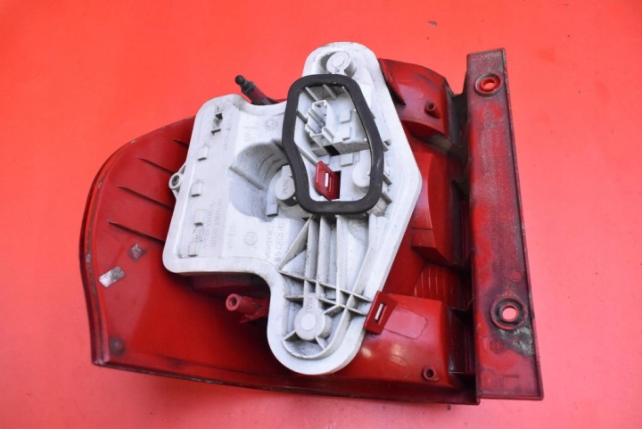 PHARE GAUCHE ARRIÈRE ARRIÈRE 5L0945095 SKODA YETI LIFT 13-18