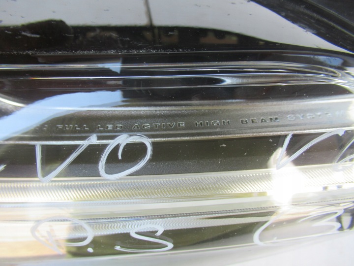 VOLVO S60 V60 18- PHARE COMPLET LED DROITE 31656888