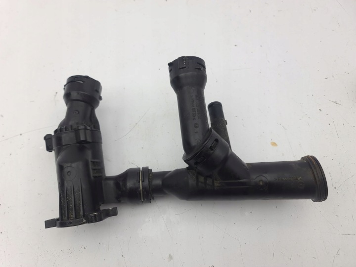 AUDI A4 S4 B9 2017 CHÂSSIS THERMOSTAT 04L121111H