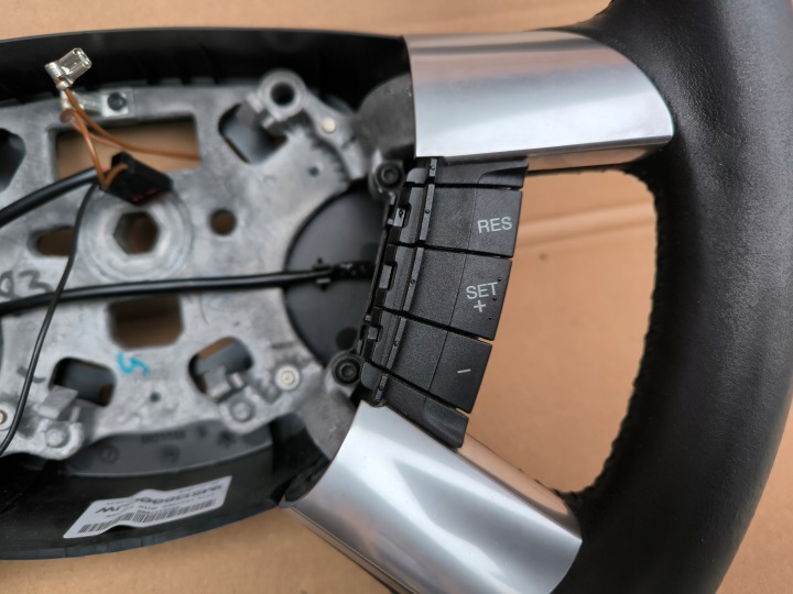 FORD KUGA MK1 2.0 TDCI LIFT VOLANT CUIR