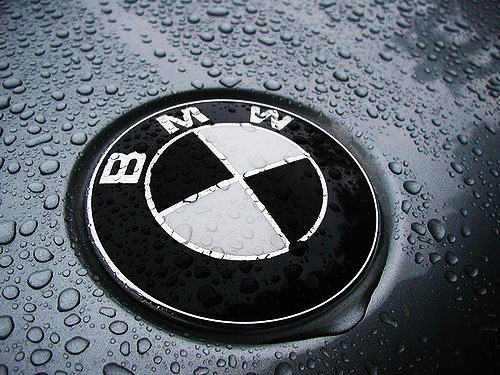 EMBLEMA INSIGNIA LOGOTIPO BMW NA CAPO 82MM 8132375 