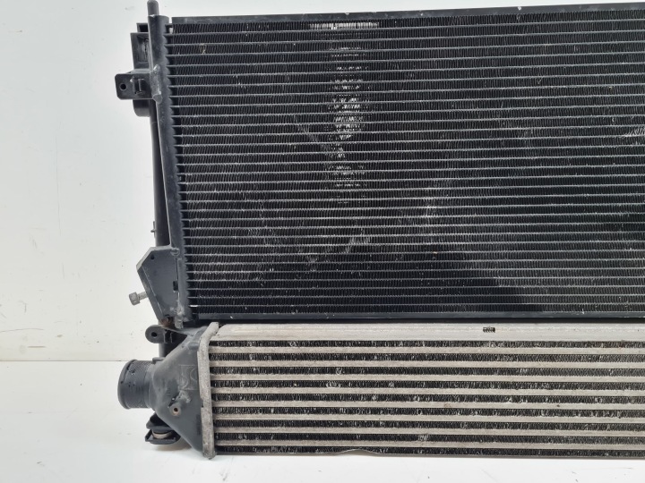 2012 OPEL COMBO D RADIATEUR ENSEMBLE 887668000