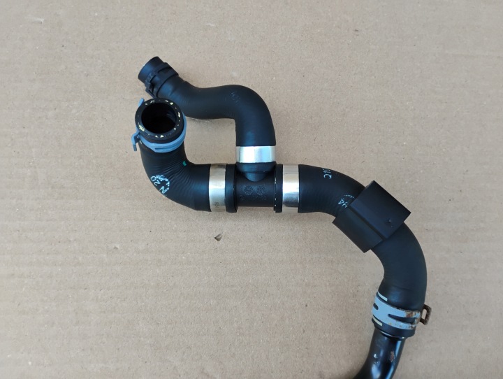 FIL RADIATEUR AUDI A3 1,6/2,0 TDI 13 OE VAG 5Q0121070AF