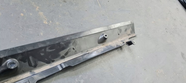 SQ8 4M RSQ8 Q8 MOULURE REVÊTEMENT SEUIL GAUCHE PLASTIQUE SEUIL 4M8825211