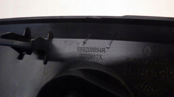 PLASTIQUE PROTECTION CONSOLES DROITE RENAULT ZOE II 689208654R