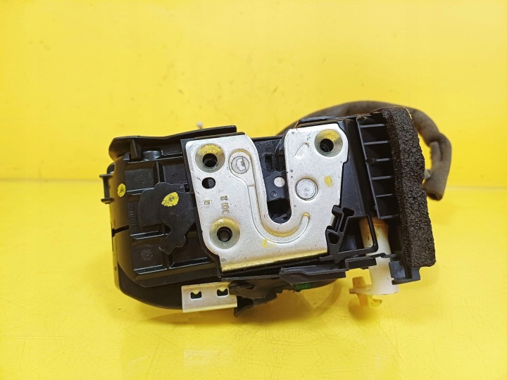 SERRURE DE PORTE DROIT AVANT NISSAN JUKE I 6 GOUPILLE 2010-2019R NR252