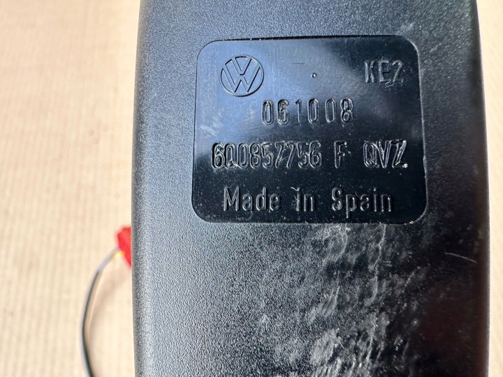 SEAT IBIZA IV AGRAFE COURROIE DROITE PASSAGER 6Q0857756F