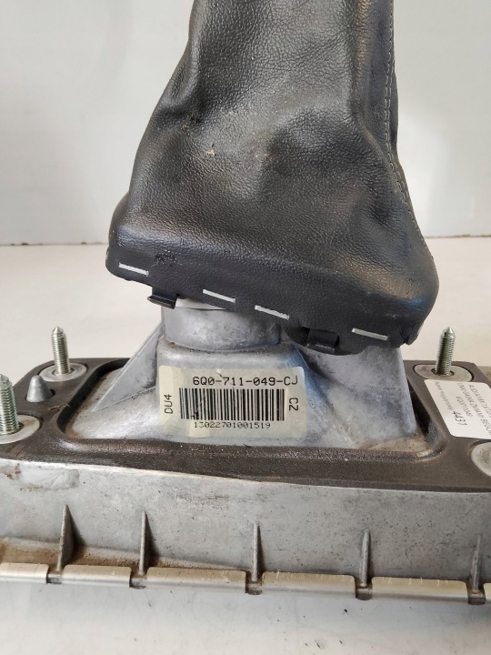 AUDI A1 8X 1.6 TDI LINIKI POMMEAU DE VITESSE CHANGEMENTS VITESSE 6Q0711049