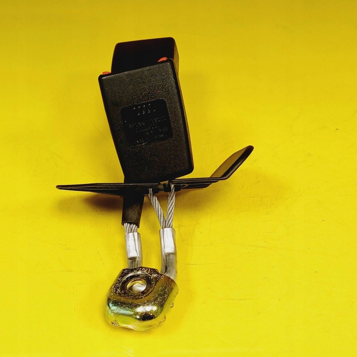 AGRAFE COURROIE SÉCURITÉ CENTRAL ARRIÈRE AUDI A4 B6 8E085773901C NR273