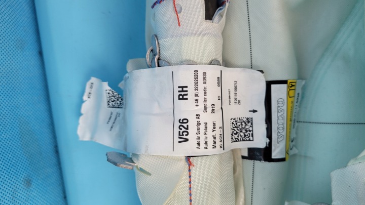 VOLVO XC90 II 19R RIDEAU AIRBAG DROITE 31694107