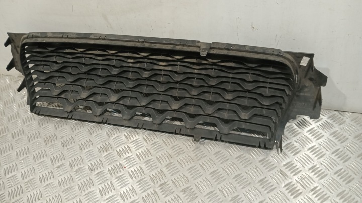GRILLE CENTRALE PARE-CHOCS AVANT DACIA DUSTER II 17-24 622544890R ORIGINAL