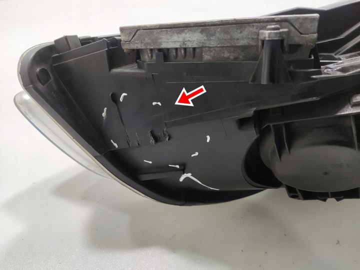 PHARE GAUCHE AVANT XÉNON AUDI A4 B7 2004-2008 8E0941003AM