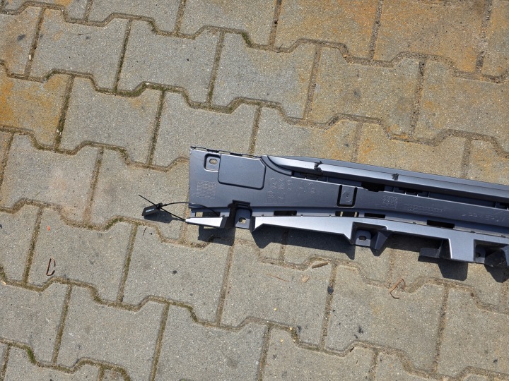 MOULURE SEUIL DROITE BMW 4 G26 7490700