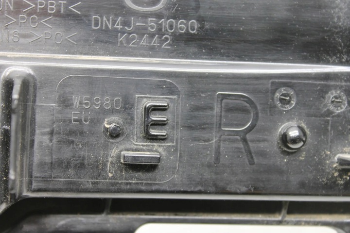 FEUX VERS CONDUITE DIURNE AVANT CÔTÉ DROITE MAZDA MX-30 DN4J51060