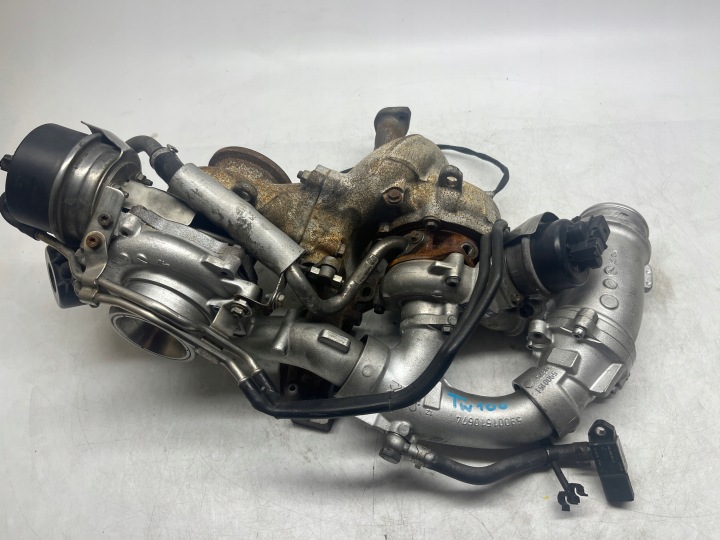 VOLKSWAGEN TRANSPORTER T6 BITURBO TURBOCOMPRESSEURS COLLECTEUR 2.0 03N145703G