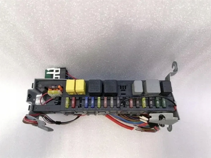 MERCEDES CLS W219 REAR FUSE COFFRE A2115455301