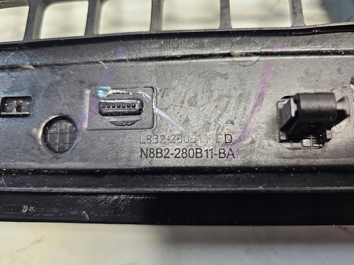 ADMISSION GRILLE GARDE-BOUE LAND ROVER DEFENDER II 2019 L663 GAUCHE GAUCHE