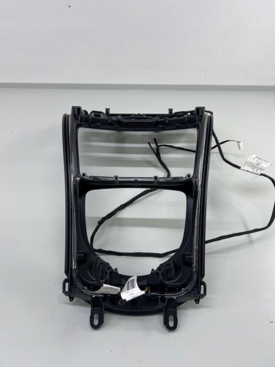 CHÂSSIS BLOC MULTIMEDIALNEJ AVANT MERCEDES-BENZ C W205 A2056803208