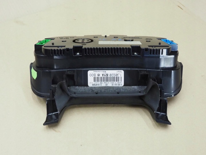 COMPTEUR TABLEAU DE BORD VOLKSWAGEN GOLF 4 IV BORA 1J0920821A EURO