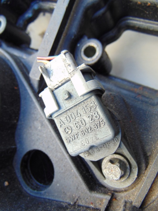 COUVERCLE DE SOUPAPES MERCEDES C W203 1.8 COMPRESSEUR