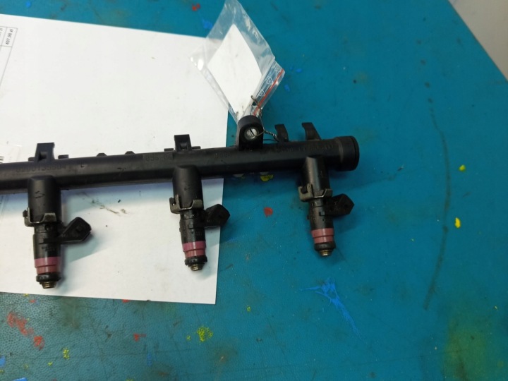 INJECTEUR RENAULT SCENIC II H132259 ITGM60 8200135504 1,6 16V