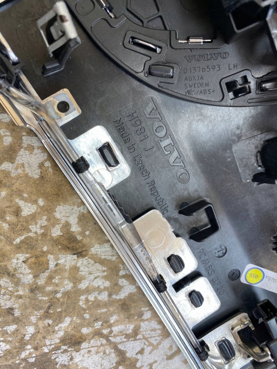 VOLVO XC90 MOULURE PORTES AVANT 31407842
