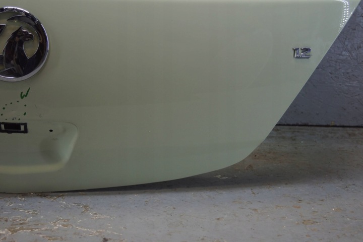 COUVERCLES DE COFFRE COUVERCLES DE COFFRE OPEL CORSA D 5D Z30R (K706)