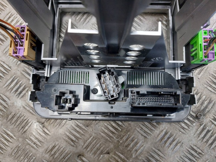 PANNEAU CONDUIT D'AIR CHÂSSIS CENTRALE CUPHOLDER GALAXY MK1 LIFT 7M5858601B